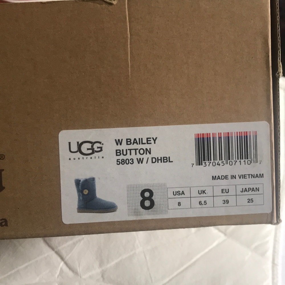 UGGS FOR SALE !!!!!!